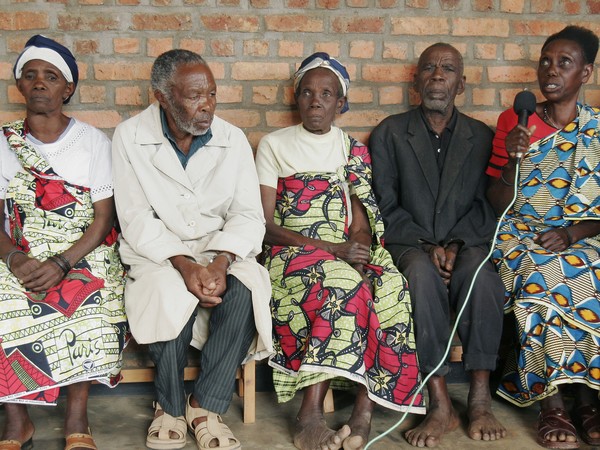 rwanda-men-women