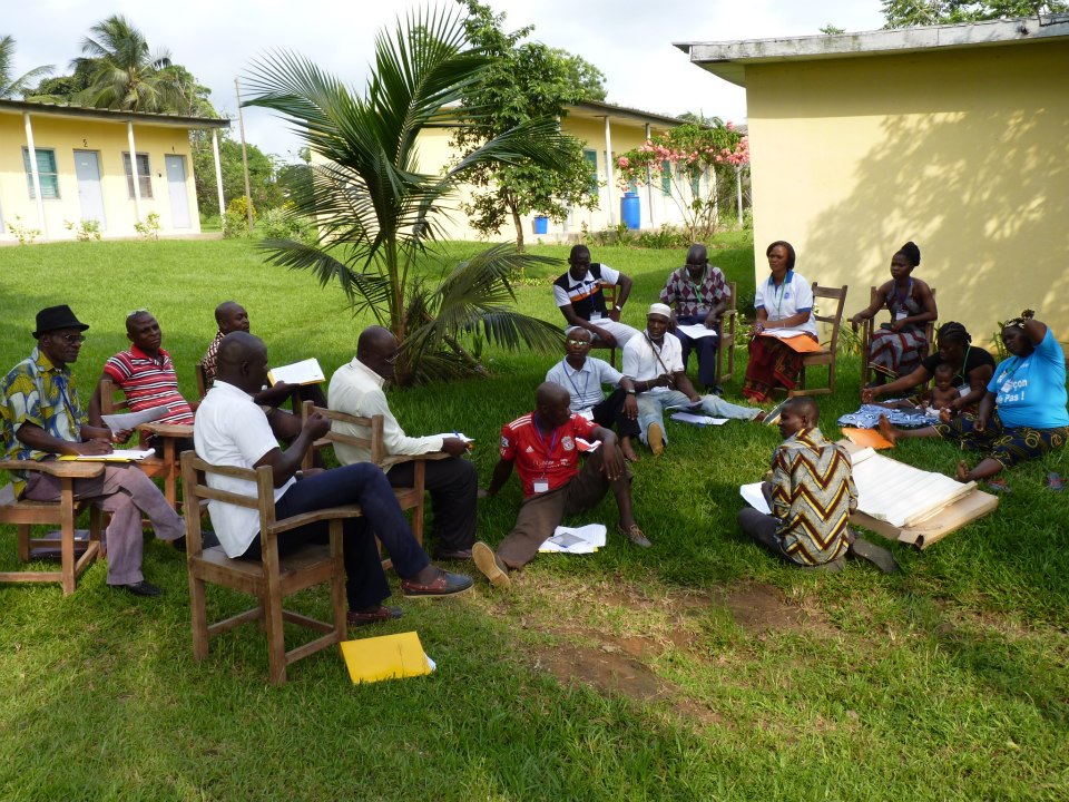 A dialogue group in Western Côte d'Ivoire