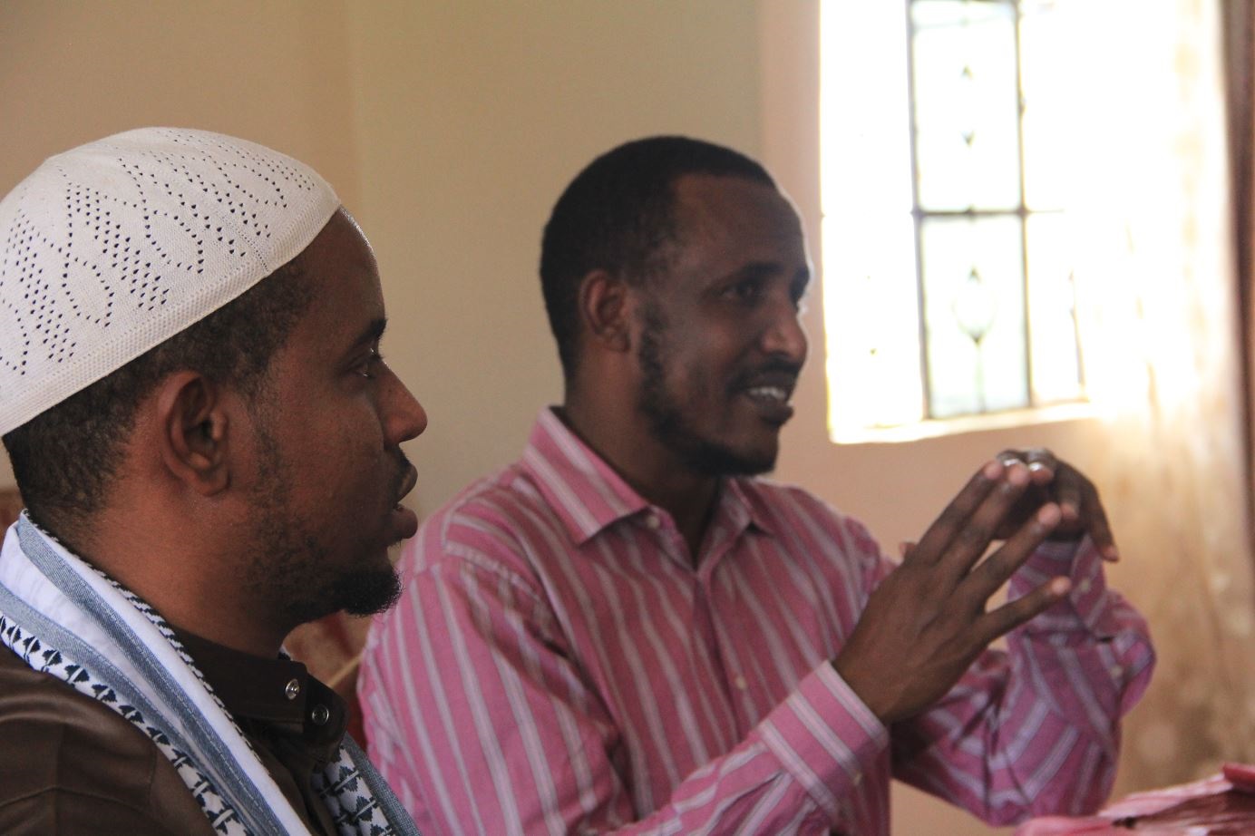 03_Hassan (right) makes a point during the induction of the Mandera programme team. Photo credit - Interpeace