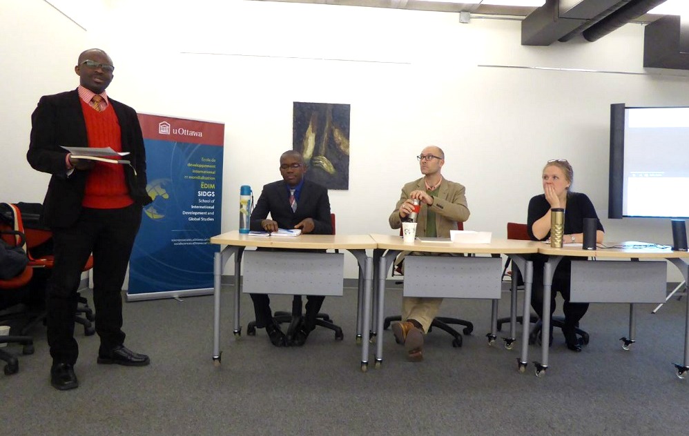 02 - Decky Kipuka Kabongi moderates a panel discussion following the film screening. Photo credit - Kirsten Van Houten